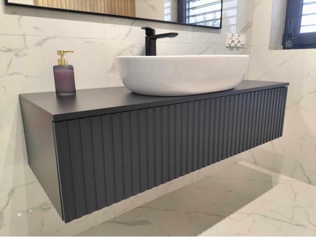 Szafka łazienkowa Lore czarna wisząca 120cm